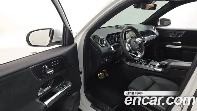 Mercedes-Benz GLB-Class 2023 — Фото 10/20