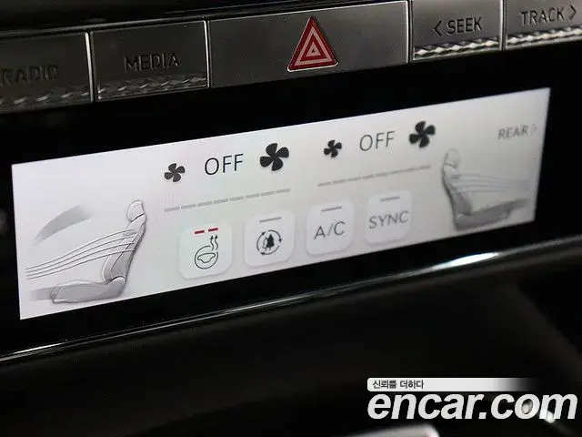 Genesis G90 2022 — ფოტო 13/20