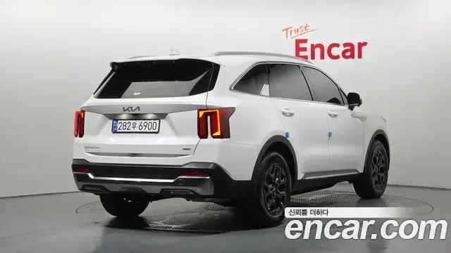 Kia Sorento 2024 — Photo 2/20