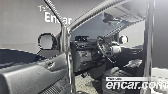 Hyundai Staria 2021 — Photo 15/31