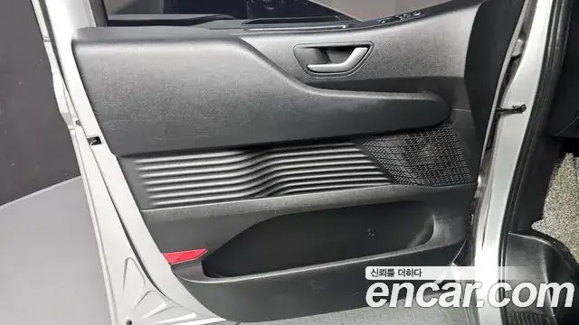 Hyundai Staria 2021 — Photo 5/31