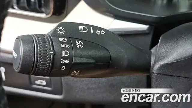 Volvo XC60 2018 — Photo 21/31