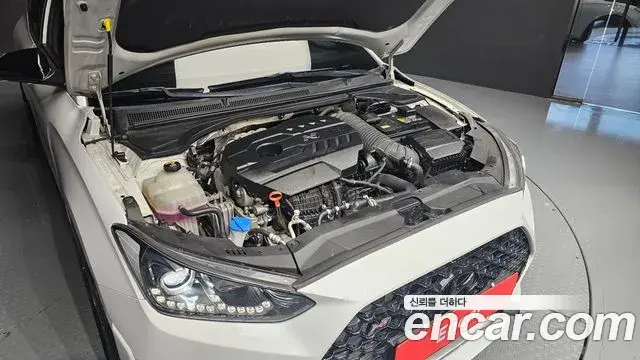 Hyundai Veloster 2019 — Şəkil 16/35
