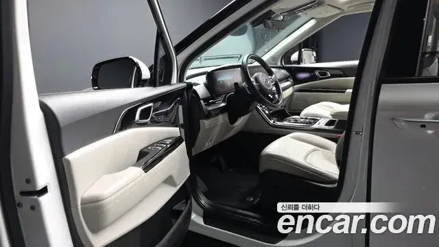 Kia Carnival 2021 — Photo 10/20