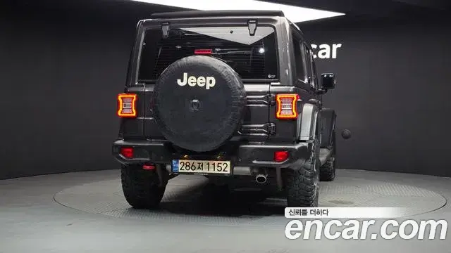 Jeep Wrangler 2021 — Фото 4/20