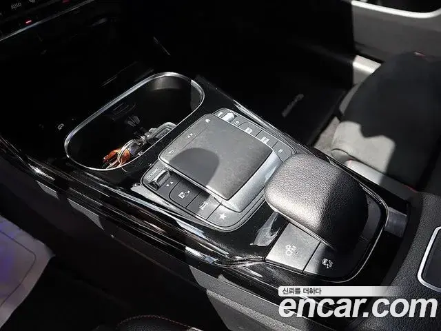 Mercedes-Benz CLA-Class 2020 — Photo 10/20