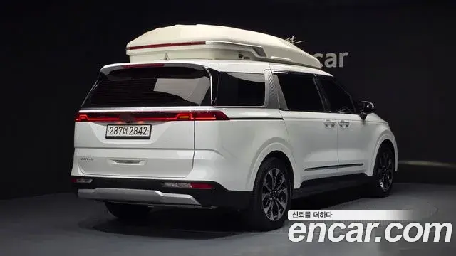 Kia Carnival 2023 — Фото 1/20