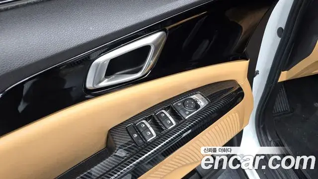 Kia Carnival 2023 — Фото 16/20