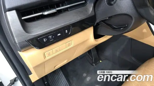 Kia Carnival 2023 — Фото 19/20