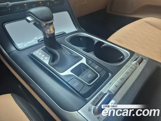 Kia Carnival 2022 — Şəkil 8/19