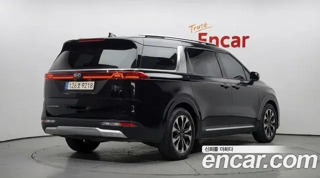 Kia Carnival 2021 — Photo 2/20