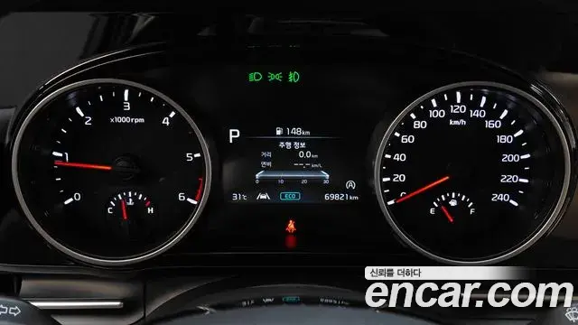 Kia Carnival 2021 — Photo 8/20