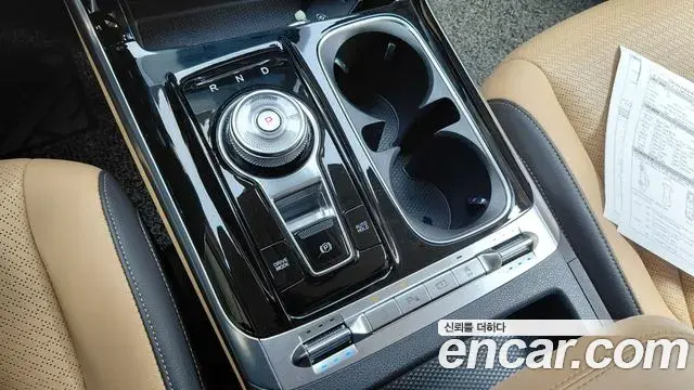 Kia Carnival 2021 — Photo 9/20