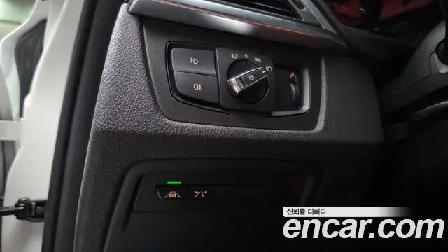 BMW 3 Series 2018 — Фото 18/20