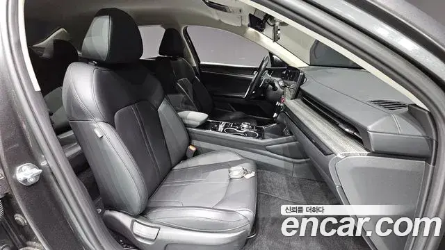 Kia K5 2025 — Şəkil 17/31