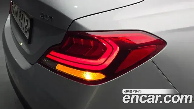 Genesis G70 2018 — ფოტო 9/31