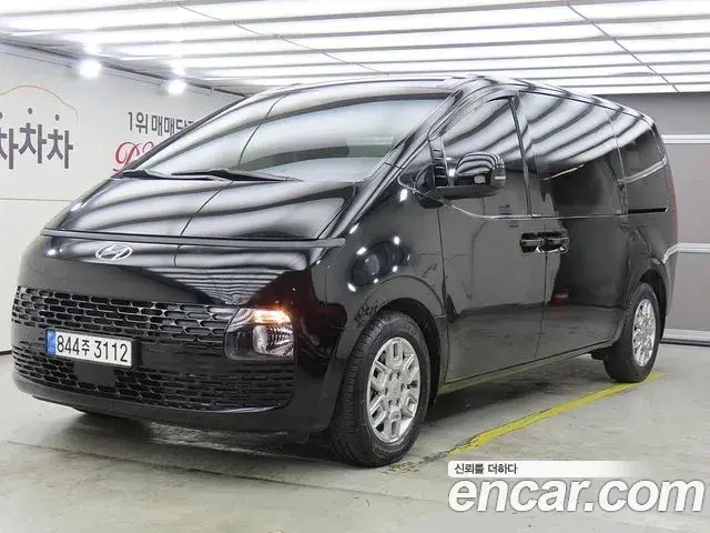 Hyundai Staria 2022 — Photo 2/20