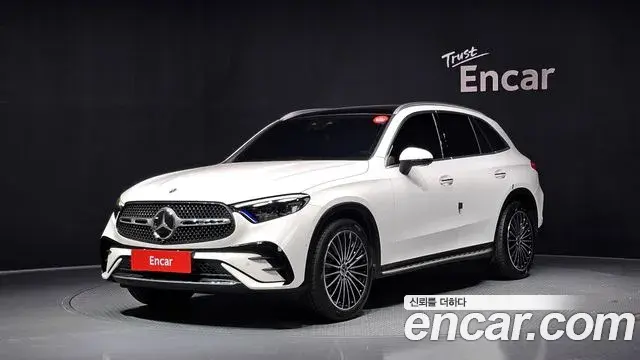 Mercedes-Benz GLC-Class 2024 — Photo 1/20