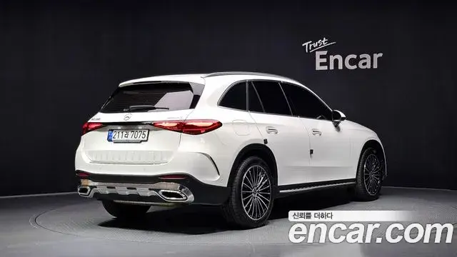 Mercedes-Benz GLC-Class 2024 — Photo 2/20