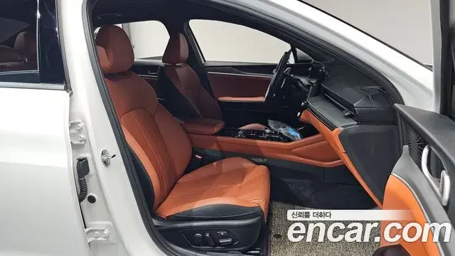 Kia K5 2023 — Şəkil 26/32