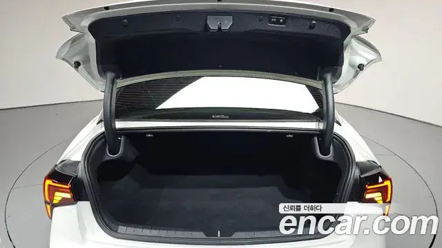 Kia K5 2023 — Şəkil 8/32