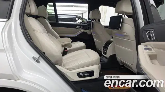 BMW X7 2022 — Фото 12/20