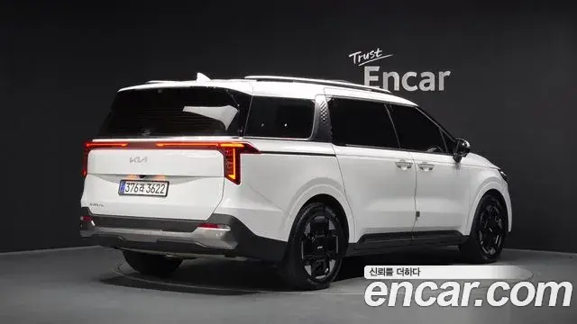 Kia Carnival 2024 — Photo 1/20