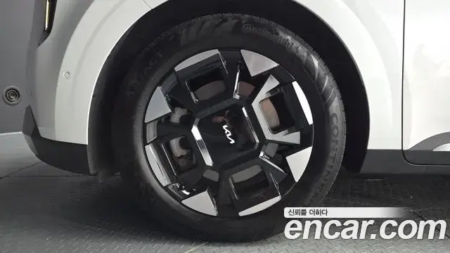 Kia Carnival 2024 — Photo 4/20
