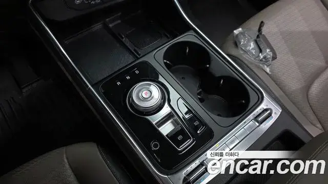 Kia Carnival 2024 — Photo 8/20