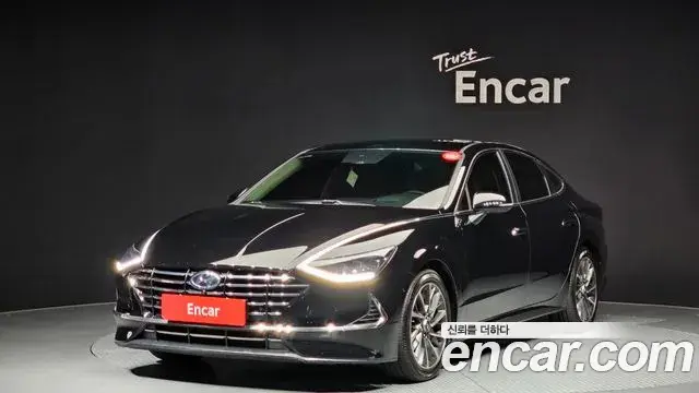 Hyundai Sonata 2019 — Фото 1/20