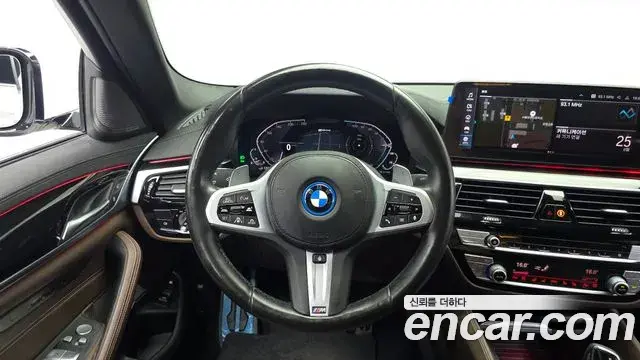 BMW 5 Series 2022 — Photo 13/20