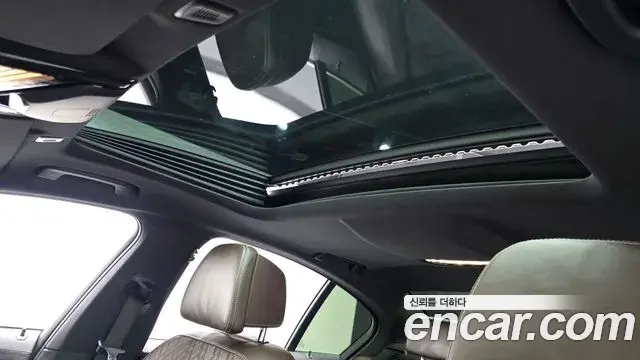 BMW 5 Series 2022 — Photo 17/20