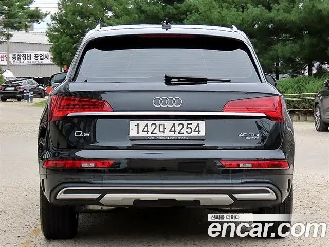 Audi Q5 2021 — Фото 3/20