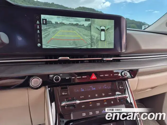 Kia Carnival 2023 — Фото 16/20
