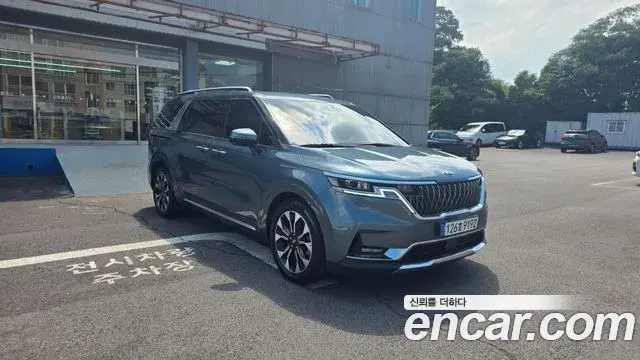 Kia Carnival 2021 — Photo 2/20