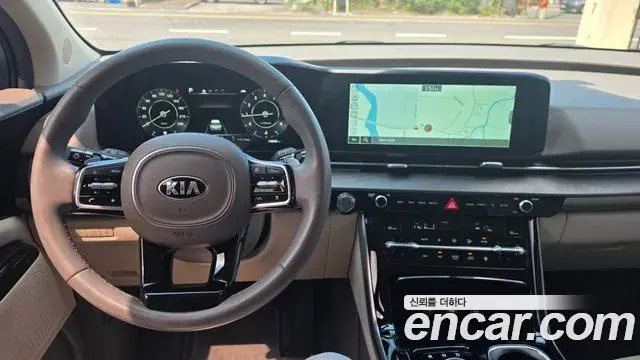 Kia Carnival 2021 — Photo 7/20