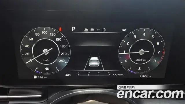 Kia Carnival 2021 — Photo 8/20