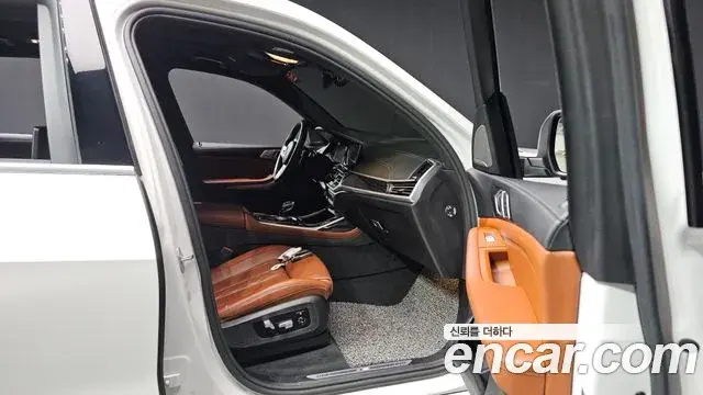 BMW X7 2022 — Şəkil 17/20