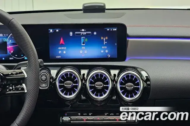 Mercedes-Benz CLA-Class 2025 — Photo 17/20