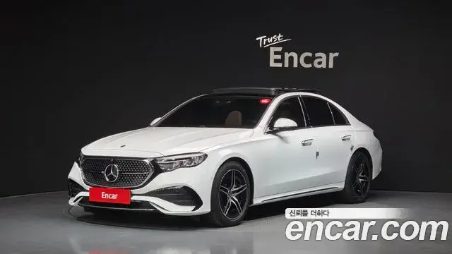 Mercedes-Benz E-Class 2026 — Photo 1/20
