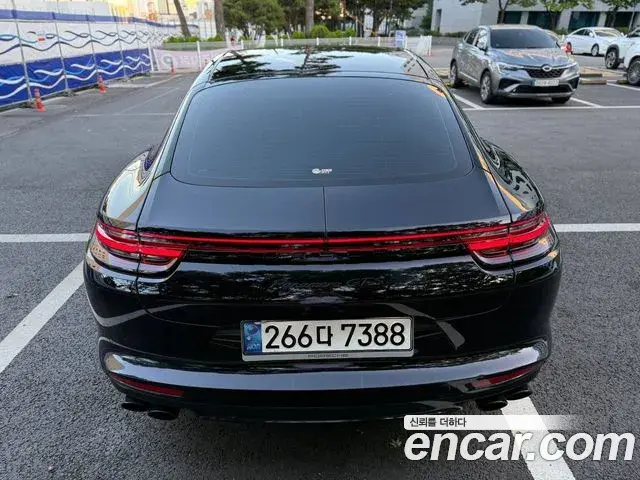 Porsche Panamera 2019 — Фото 3/11