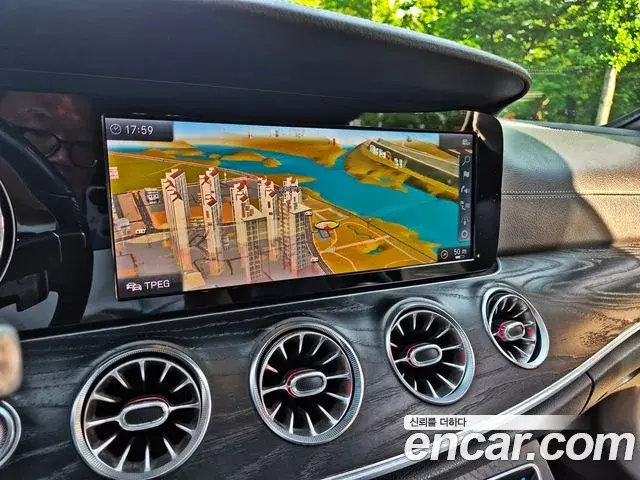 Mercedes-Benz E-Class 2019 — Фото 11/20