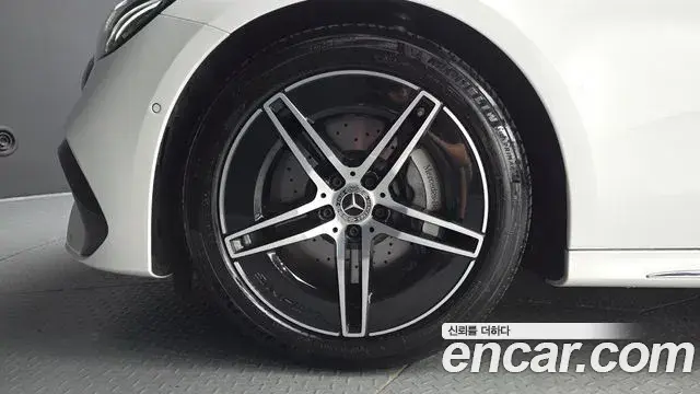 Mercedes-Benz E-Class 2026 — Photo 5/20