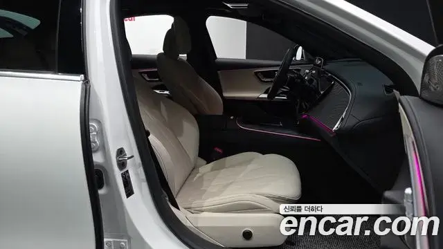 Mercedes-Benz E-Class 2026 — Photo 11/20