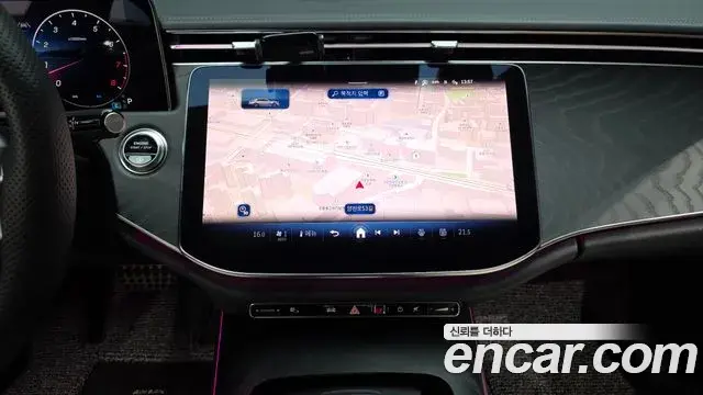 Mercedes-Benz E-Class 2026 — Photo 14/20
