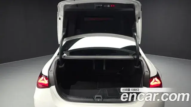 Mercedes-Benz E-Class 2026 — Photo 20/20