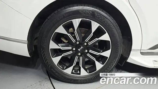 Kia Carnival 2021 — Фото 5/20
