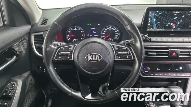 Kia Seltos 2020 — Фото 13/20