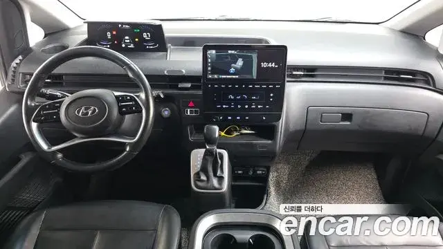 Hyundai Staria 2022 — Photo 7/20