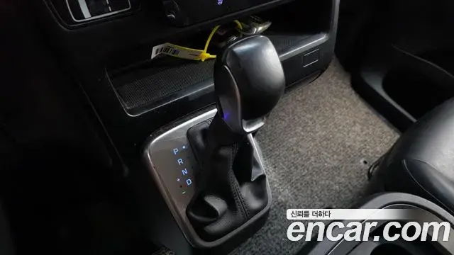 Hyundai Staria 2022 — Photo 9/20